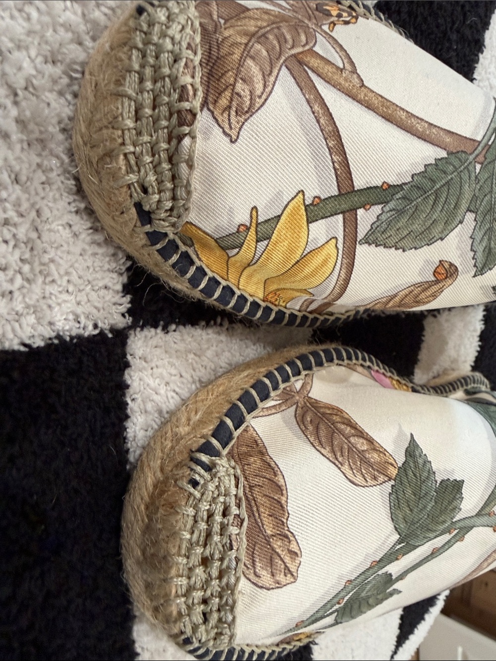Gucci Floral Canvas Slip-On Espadrilles in White - Picture 7 of 7